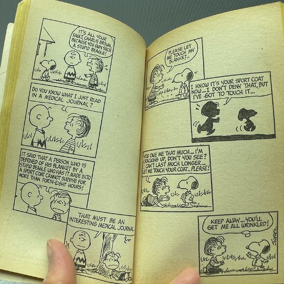 GVUC Book: "You're On Your Own, Snoopy," Charles M. Schulz, Paperback, 1975 - Picture 6 of 11